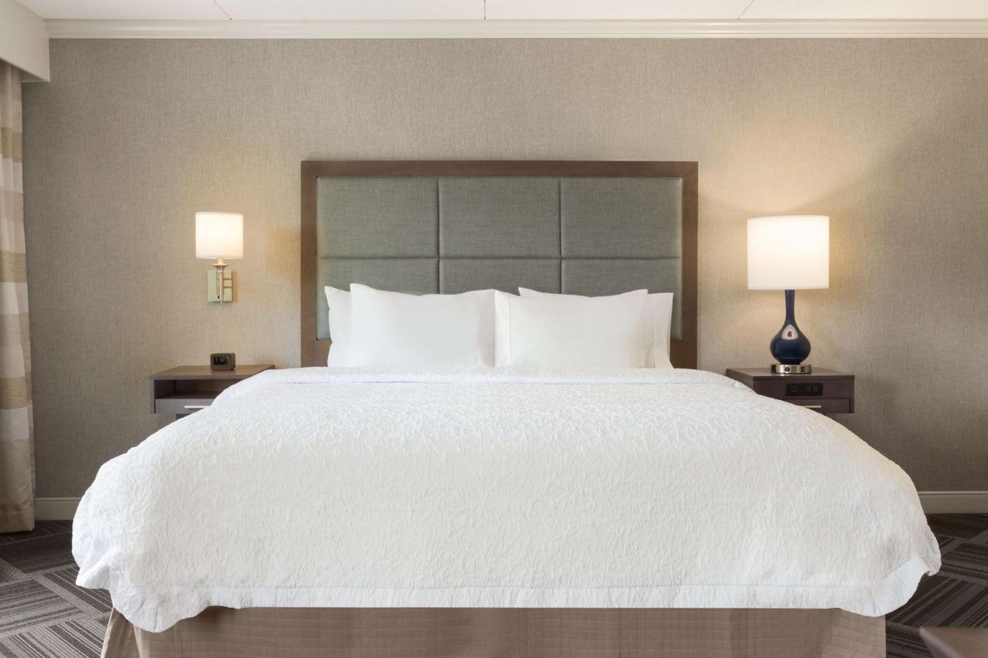 Hampton Inn & Suites By Hilton Manchester Bedford Kültér fotó