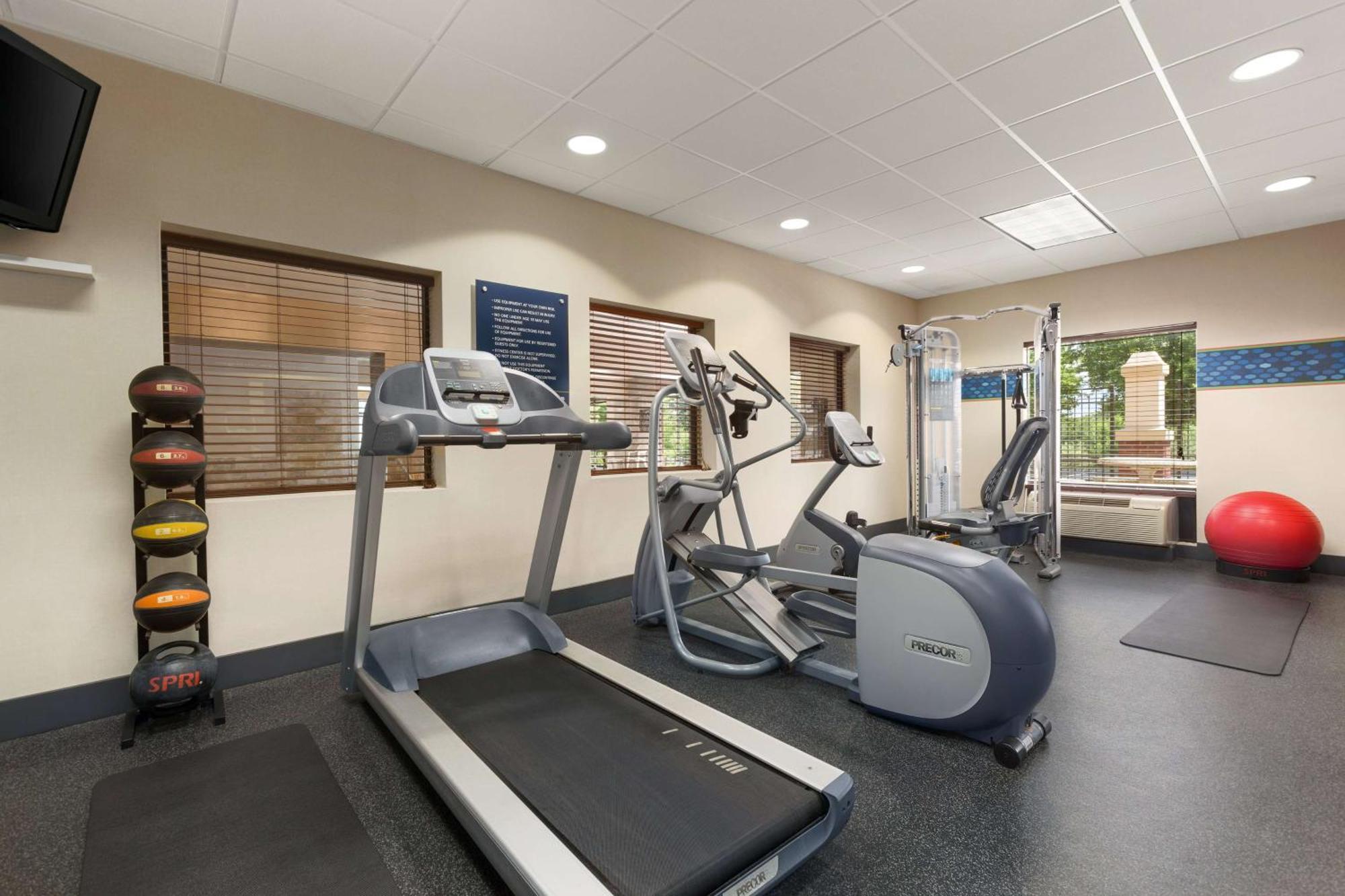 Hampton Inn & Suites By Hilton Manchester Bedford Kültér fotó