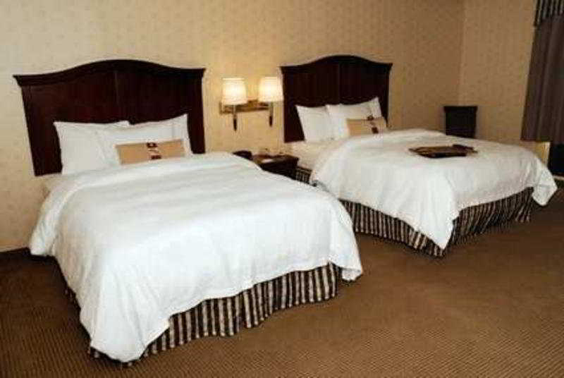 Hampton Inn & Suites By Hilton Manchester Bedford Kültér fotó