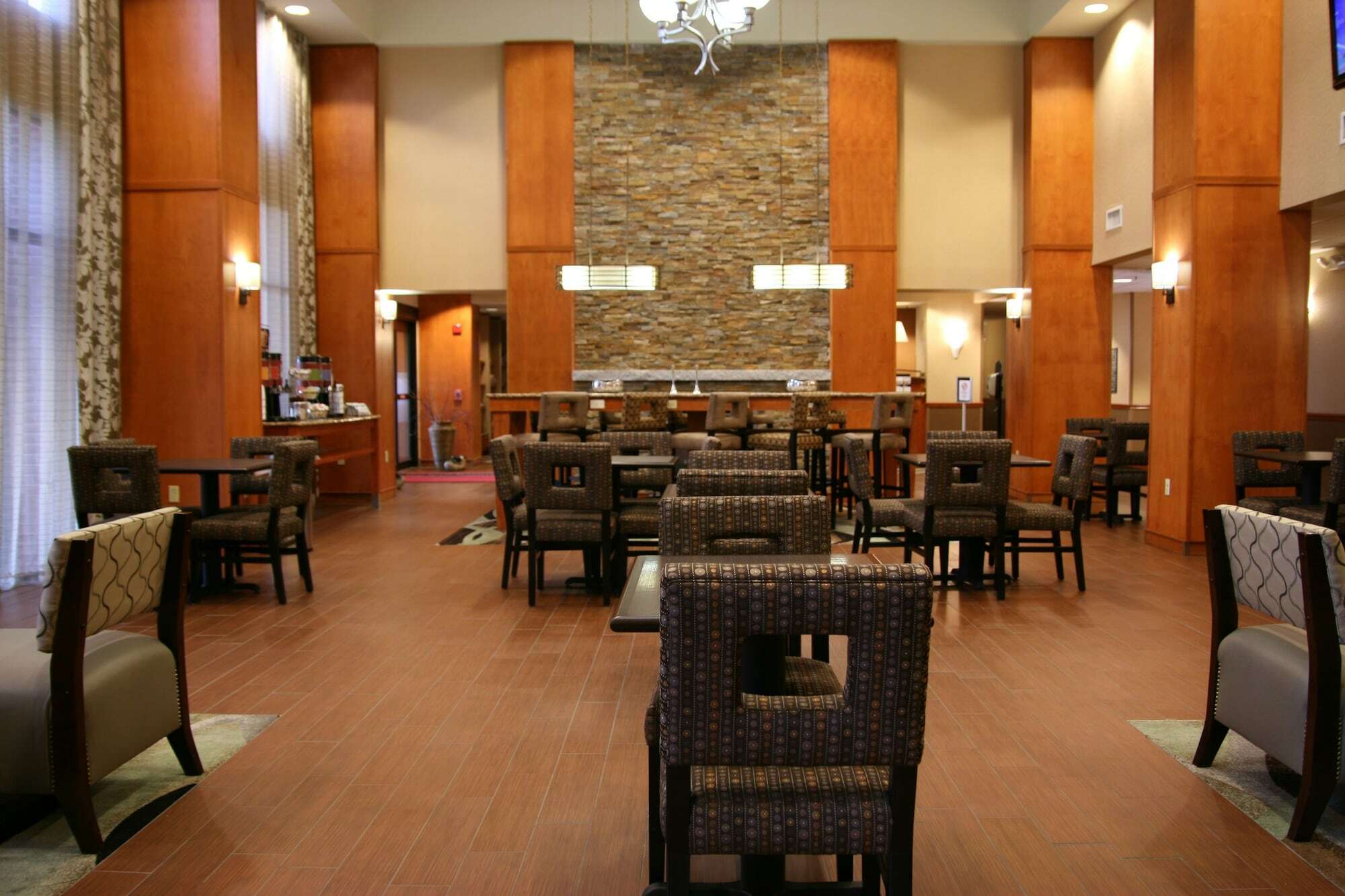 Hampton Inn & Suites By Hilton Manchester Bedford Kültér fotó